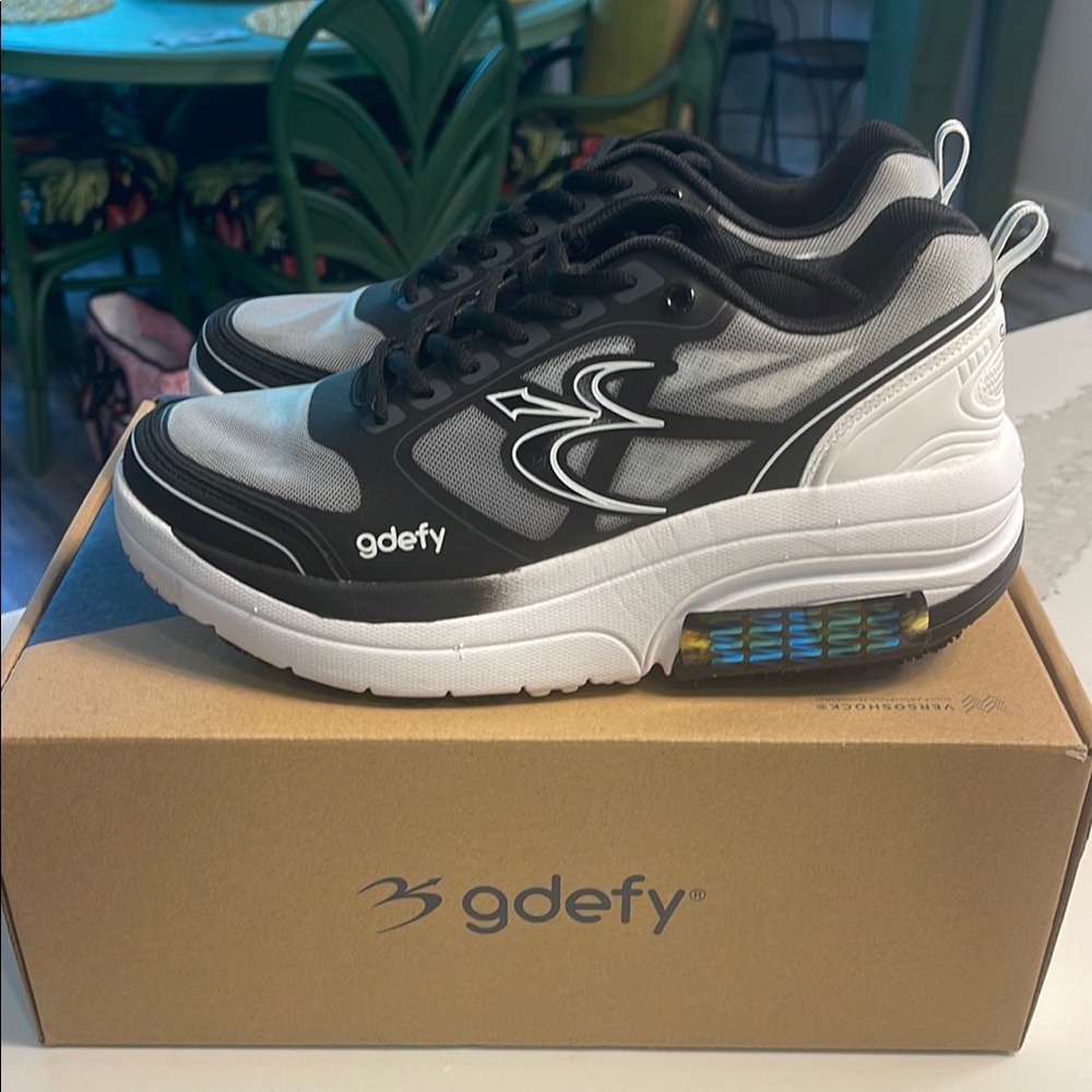 Gdefy Ion VersoShock Athletic Shoes Sz 9.5